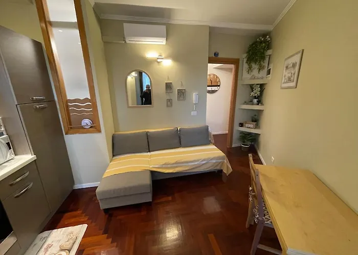 Διαμέρισμα Viale Furio Camillo 5 *