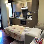 Viale Furio Camillo 5 Lägenhet