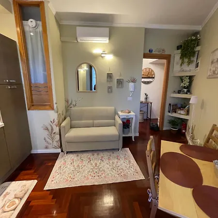 Viale Furio Camillo 5 *